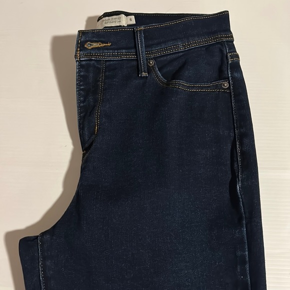 Women's Levi's 512 Perfectly Slimming Skinny Jeans size 6- like new condition - Picture 3 of 13
